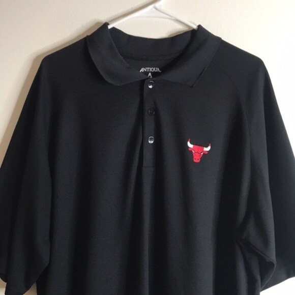 Antiqua black polo with bulls logo on front size XL - Picture 2 of 10